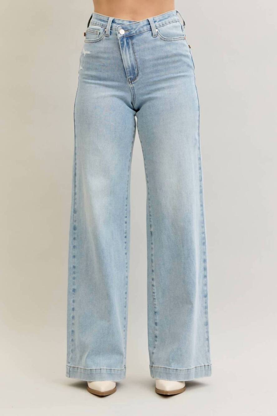 NEW JUDY BLUE high waist retro wide criss-cross mild destroy jeans in light wash